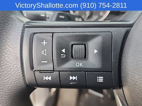 Used 2024 Nissan Rogue S AWD/4WD image 12