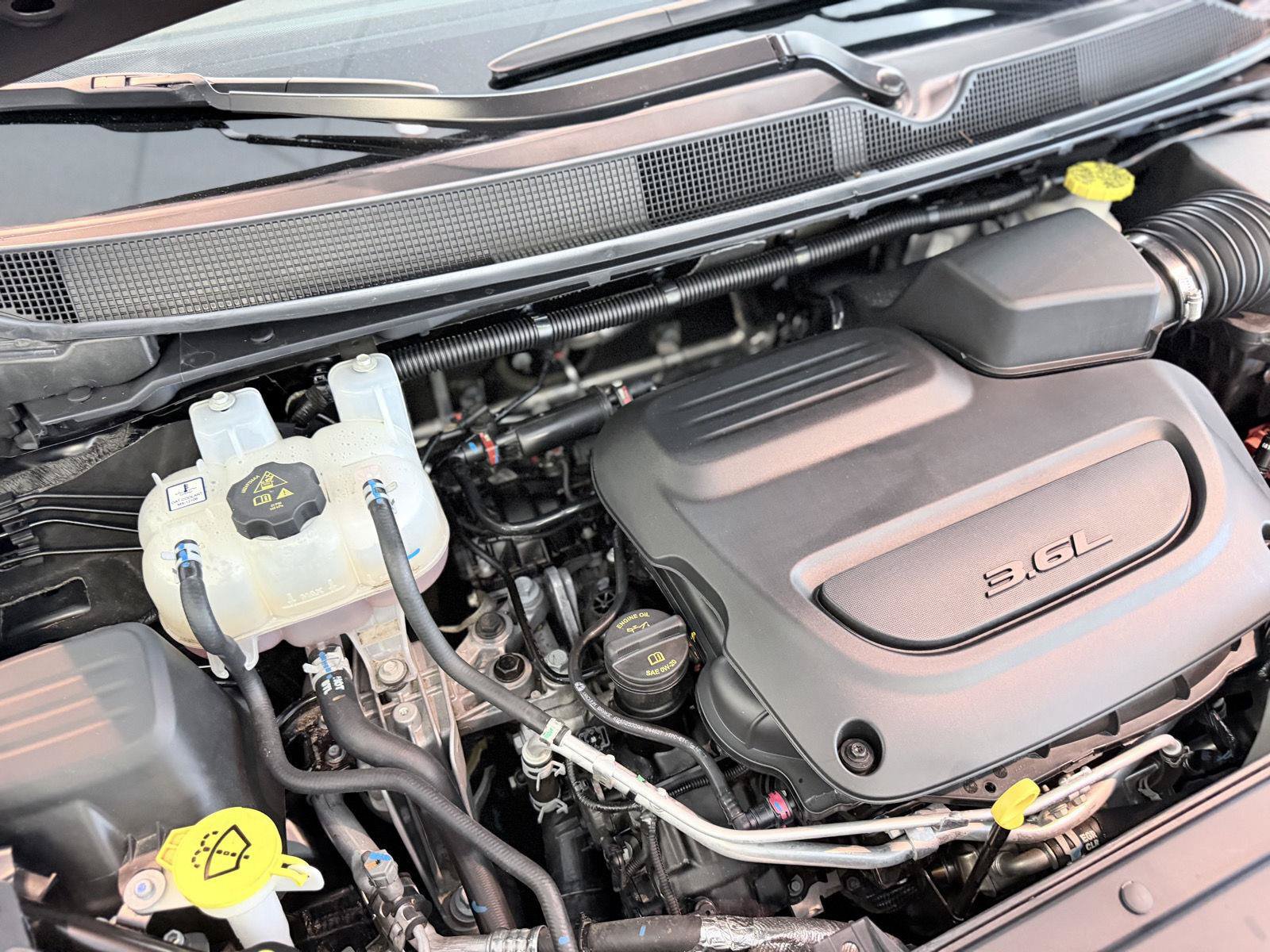 Used 2026 Chrysler Pacifica Limited FWD image 53