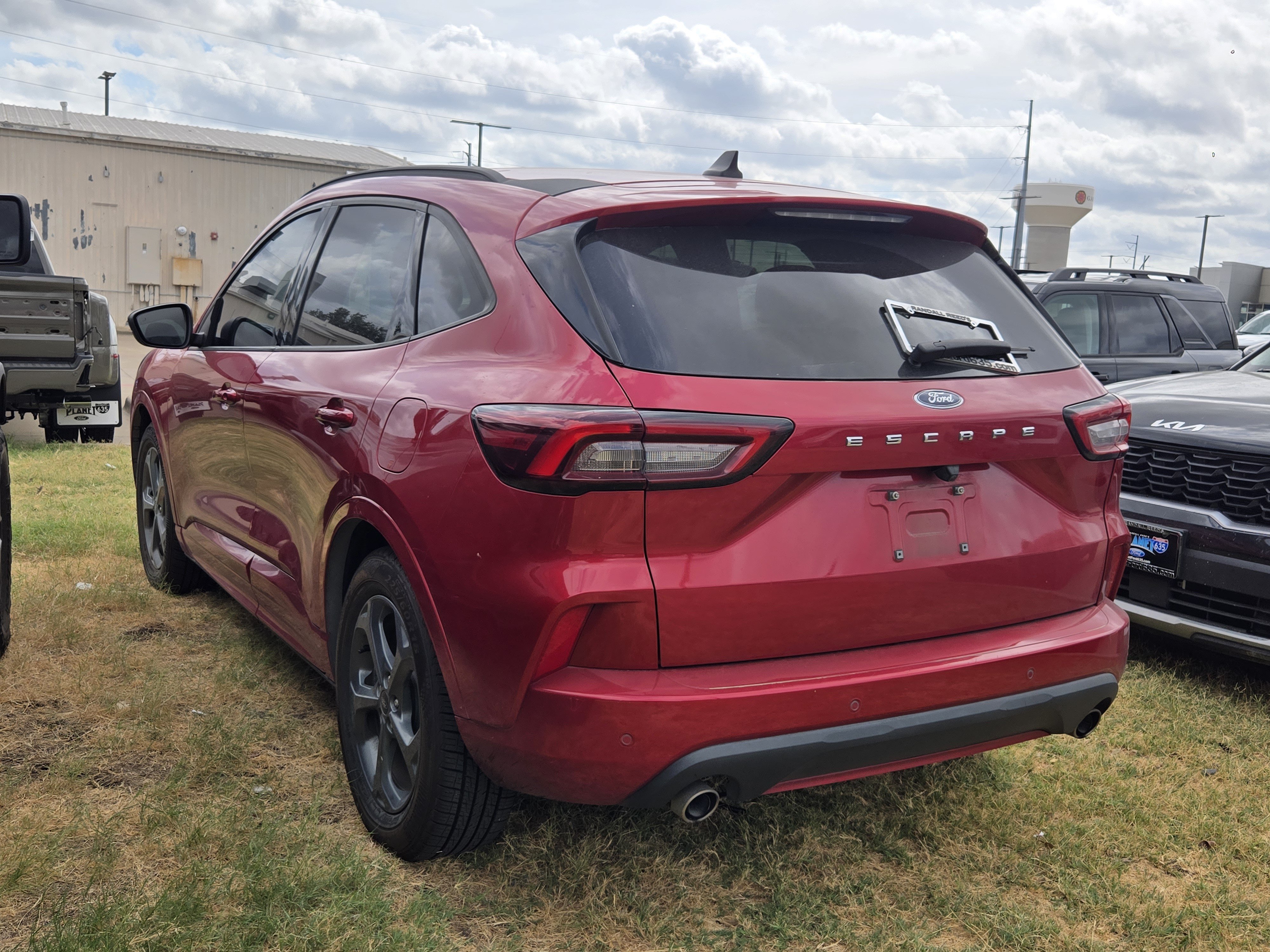 Used 2023 Ford Escape ST-Line w/ Tech Pack #1 FWD image 6