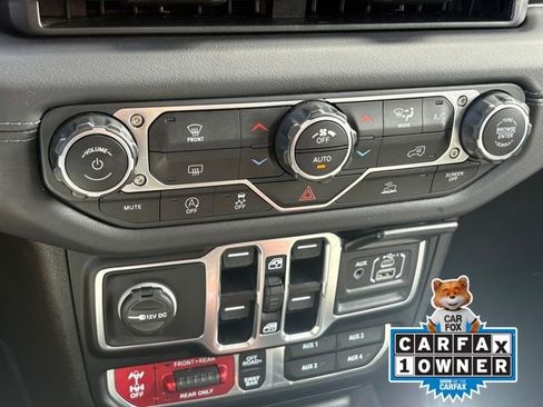 Used 2024 Jeep Wrangler Unlimited Rubicon image 14