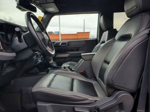 Used 2023 Ford Bronco Black Diamond w/ Sasquatch Package image 4