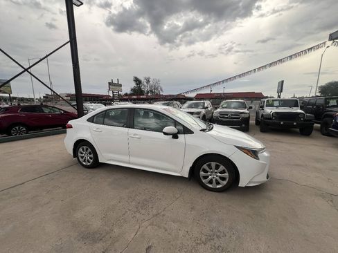 Used 2022 Toyota Corolla LE FWD image 20