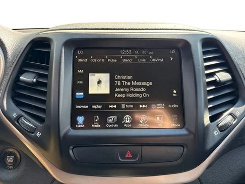 Used 2017 Jeep Cherokee Limited AWD/4WD image 21