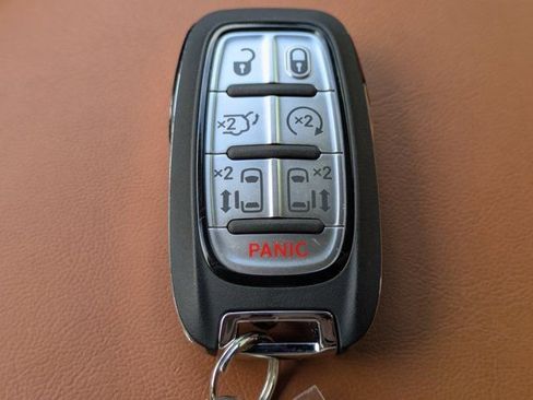 New 2026 Chrysler Pacifica Pinnacle w/ Trailer Tow Group image 25