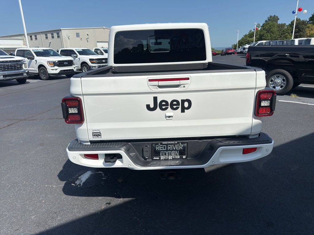 Used 2023 Jeep Gladiator Overland AWD/4WD image 5