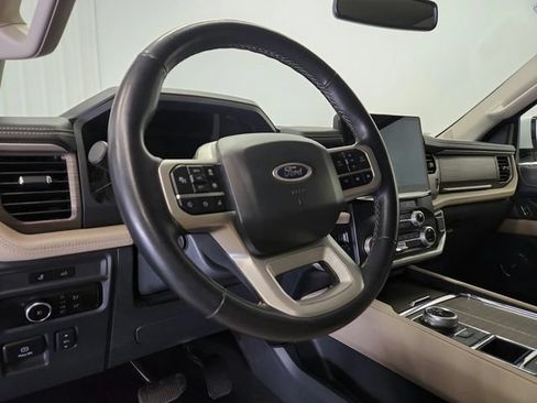 Used 2024 Ford Expedition Limited RWD image 17