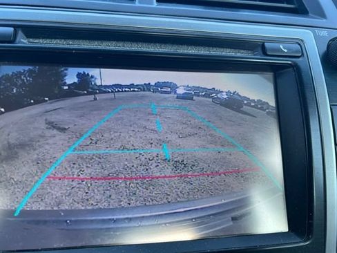 Used 2014 Toyota Camry XLE w/ Moonroof Package FWD image 17