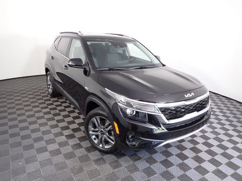 Used 2023 Kia Seltos S AWD/4WD image 7