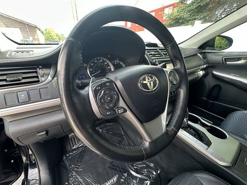 Used 2012 Toyota Camry SE FWD image 50
