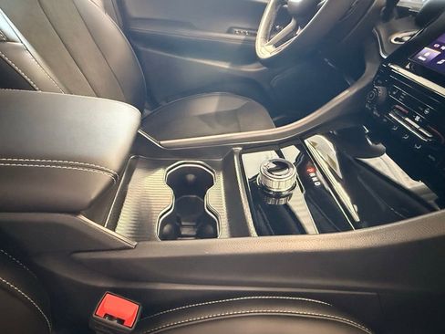 Used 2025 Jeep Grand Cherokee Altitude image 38