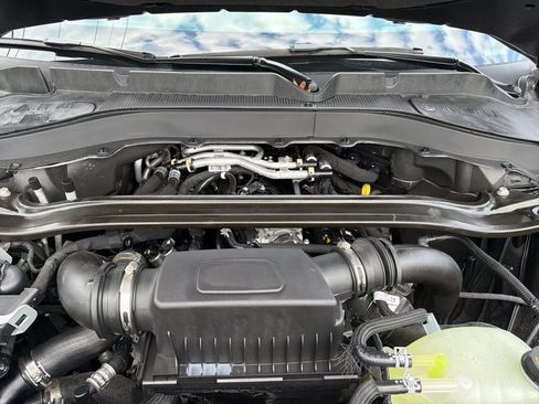 Used 2025 Ford Explorer Platinum w/ Ultimate Package AWD/4WD image 28