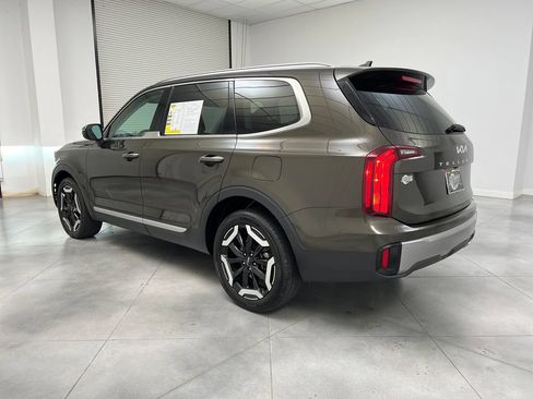 Used 2025 Kia Telluride S FWD image 6
