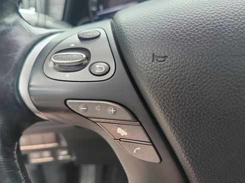 Used 2015 INFINITI Q70 L 3.7 w/ Deluxe Touring Package RWD image 18