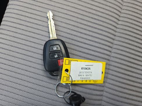 Used 2015 Toyota RAV4 LE AWD/4WD image 26