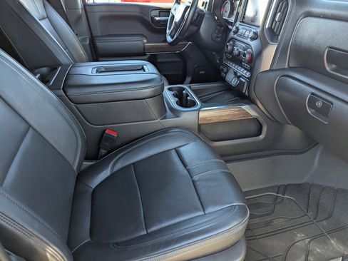 Used 2021 Chevrolet Silverado 1500 High Country image 13