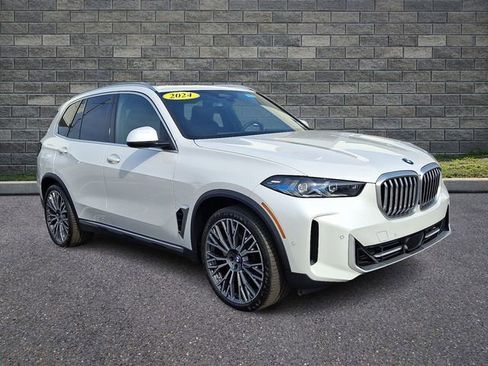 Used 2024 BMW X5 xDrive40i w/ Premium Package image 1