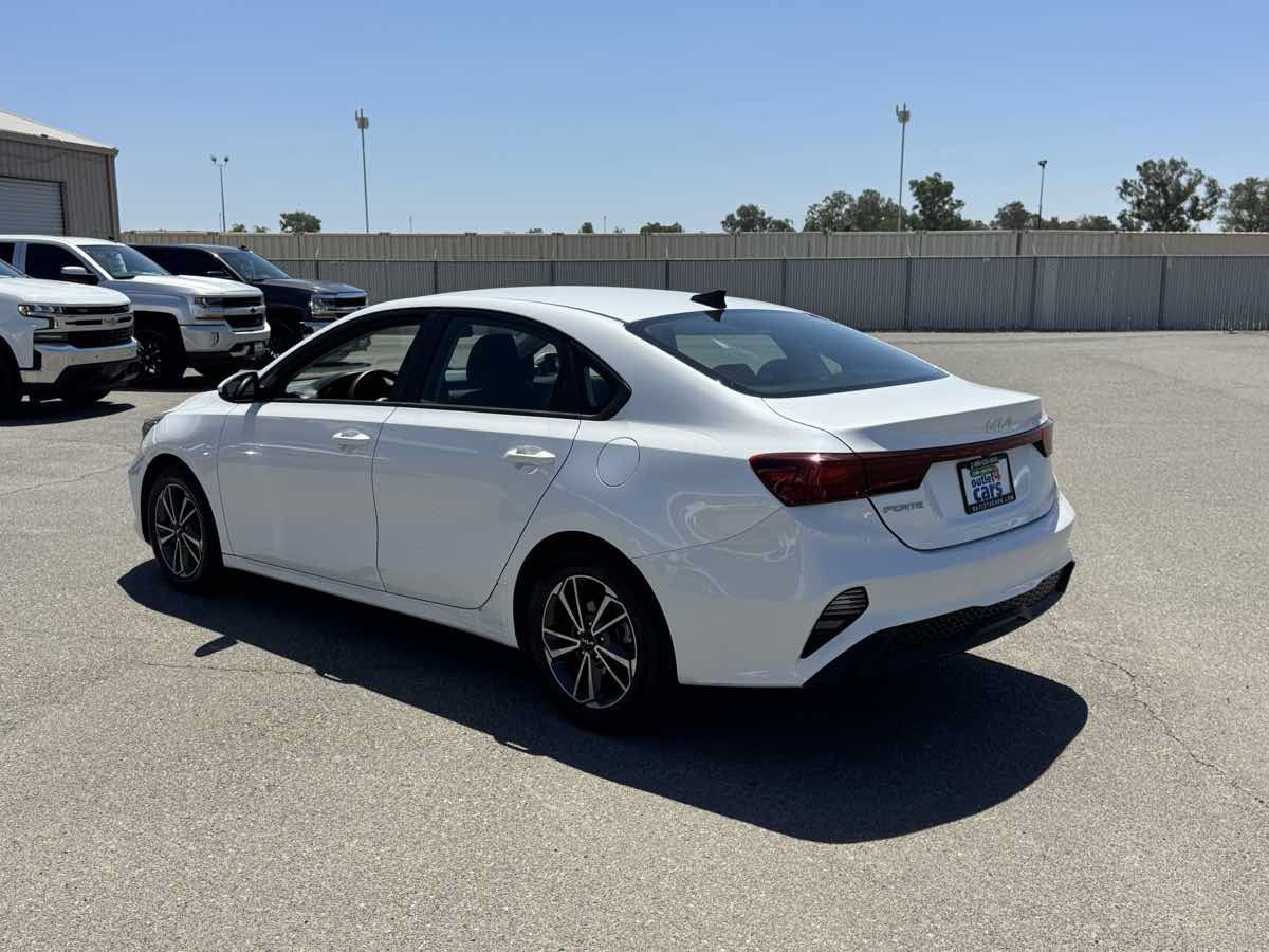 Used 2022 Kia Forte LXS FWD image 7