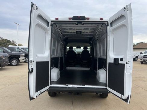 New 2026 RAM ProMaster 2500 w/ Convenience Group image 4