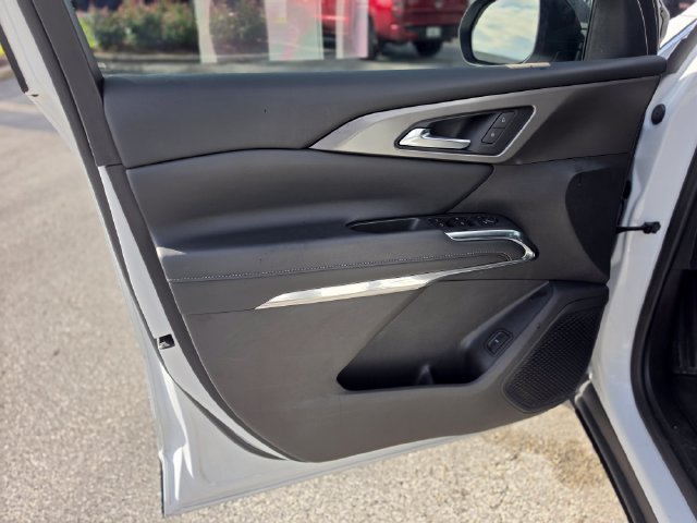 Used 2026 Chevrolet Traverse LT FWD image 18