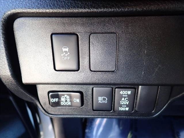 Used 2021 Toyota Tacoma TRD Off-Road AWD/4WD image 14