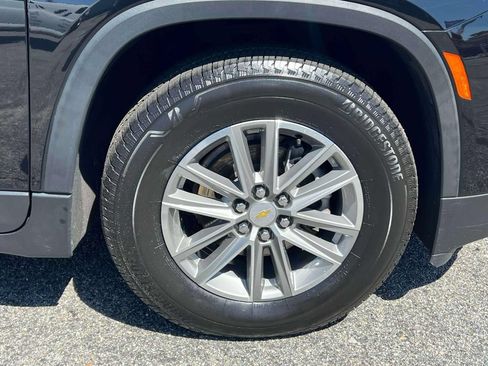 Used 2023 Chevrolet Traverse LT AWD/4WD image 12