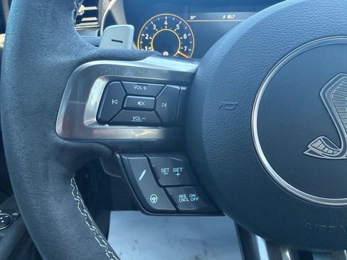 Used 2022 Ford Mustang Shelby GT500 w/ Technology Package RWD image 21