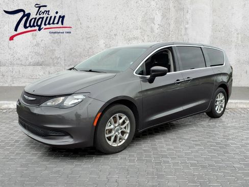 Used 2023 Chrysler Voyager LX FWD image 1