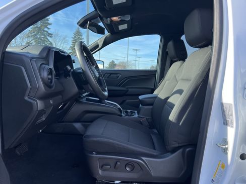 Certified 2024 Chevrolet Colorado Trail Boss w/ Technology Package image 13