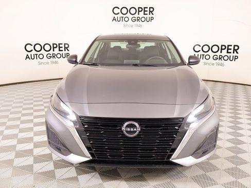 Used 2024 Nissan Altima 2.5 SV image 8