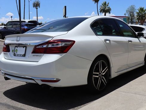 Used 2016 Honda Accord Sport image 13