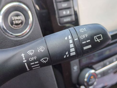 Used 2019 Nissan Rogue S AWD/4WD image 27