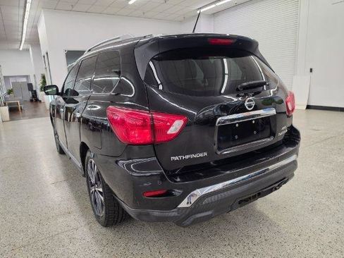 Used 2017 Nissan Pathfinder Platinum AWD/4WD image 6