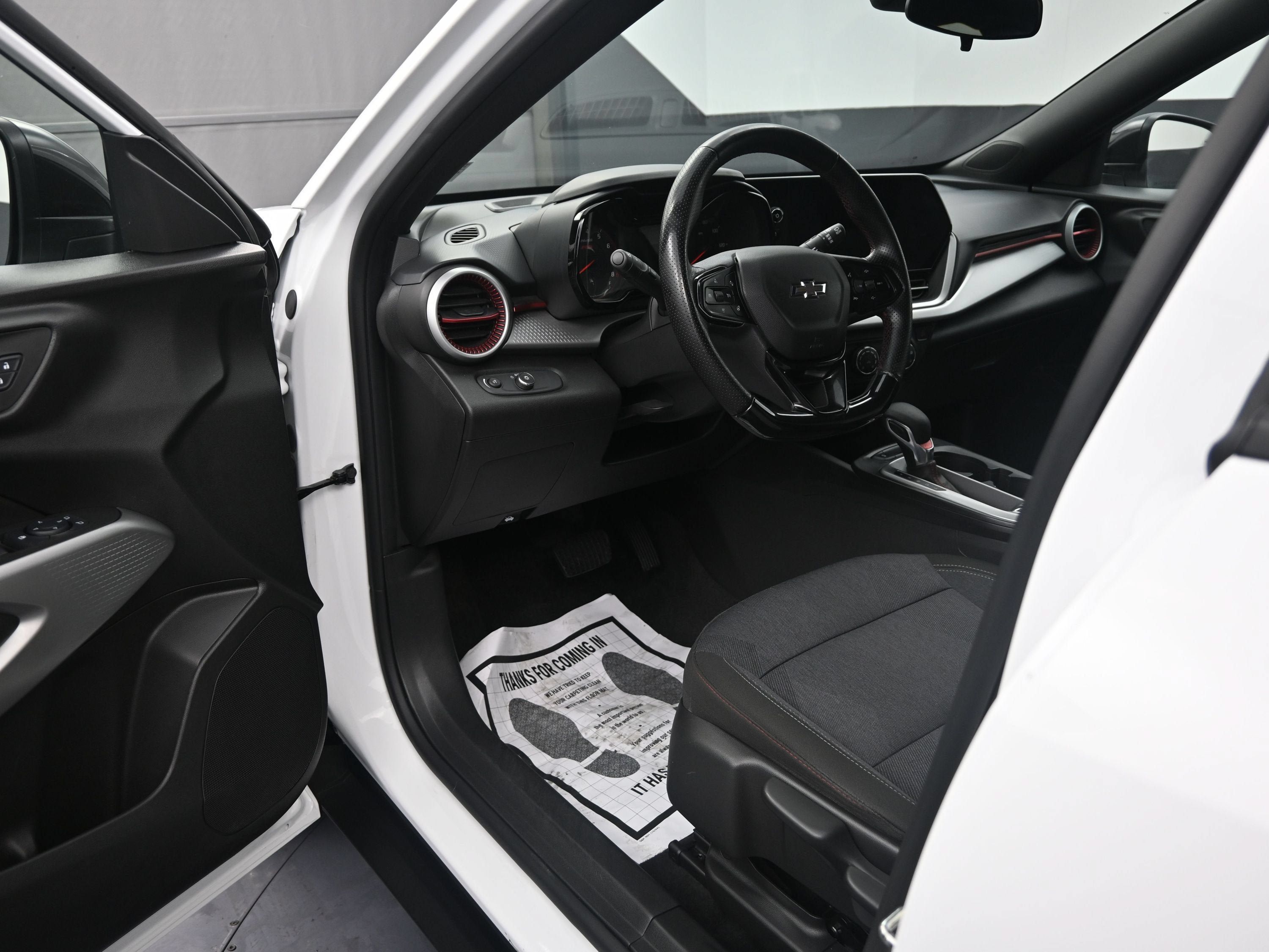 Certified 2024 Chevrolet Trax RS w/ Driver Confidence Package FWD image 10