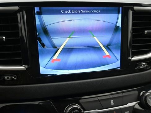 Used 2017 Chrysler Pacifica Touring Plus image 14