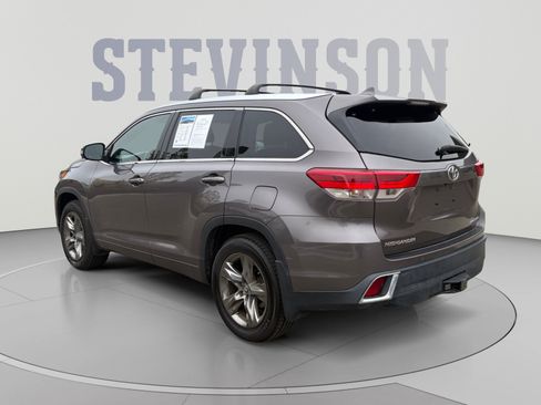 Used 2019 Toyota Highlander Limited Platinum AWD/4WD image 3