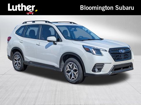 Used 2023 Subaru Forester Premium image 1