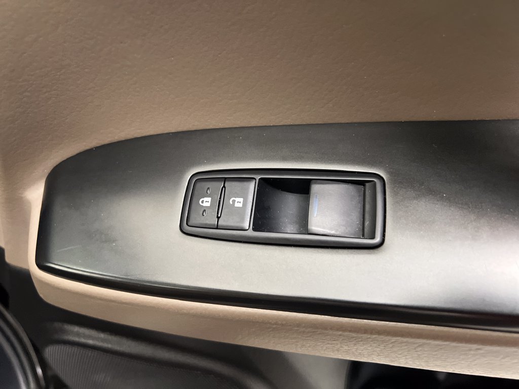 Used 2022 Lexus GX 460 Premium w/ Accessory Package AWD/4WD image 33