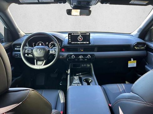 New 2025 Honda Pilot TrailSport image 16