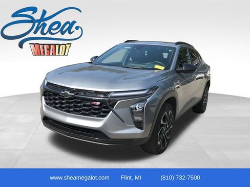 Used 2024 Chevrolet Trax RS w/ Driver Confidence Package FWD image 1