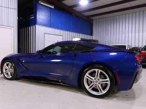 Used 2017 Chevrolet Corvette Stingray Coupe w/ 1LT image 2