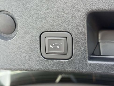 Used 2025 Chevrolet Equinox LT w/ Convenience Package II image 10