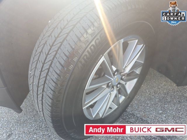 Used 2023 Chevrolet Traverse LT FWD image 24
