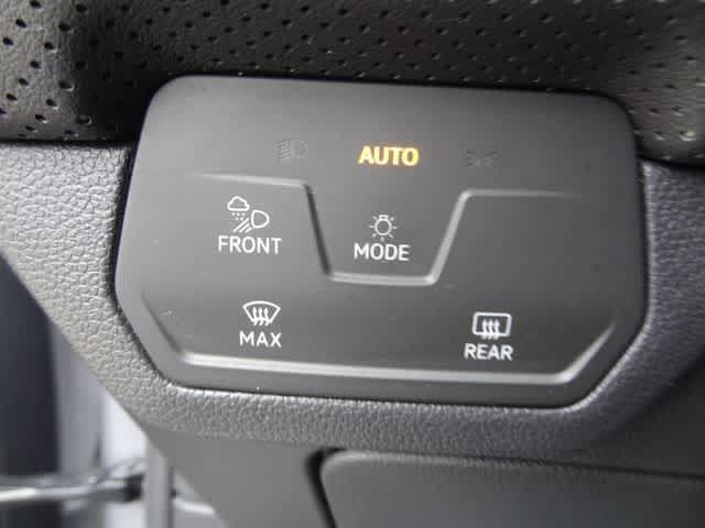 Used 2024 Volkswagen Atlas SE AWD/4WD image 22