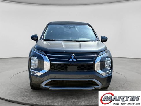 Used 2025 Mitsubishi Outlander SE AWD/4WD image 2