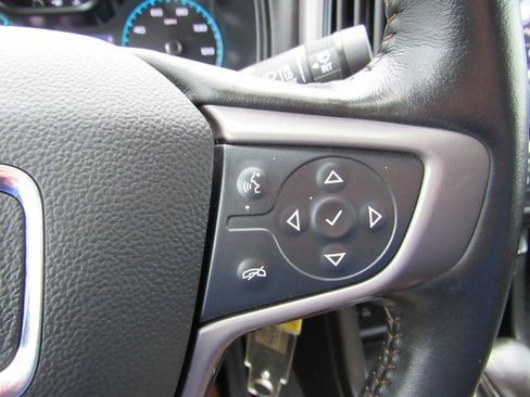 Used 2022 GMC Canyon AT4 image 16