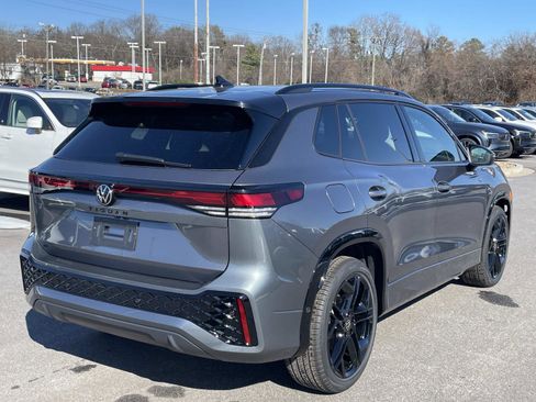 New 2026 Volkswagen Tiguan SE R-Line FWD image 7