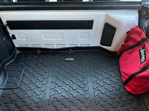 Used 2017 Jeep Wrangler Rubicon image 20