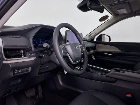New 2026 Toyota Grand Highlander Limited image 11