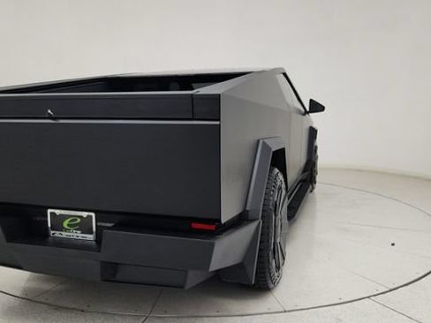 Used 2024 Tesla Cybertruck AWD Crew Cab image 9