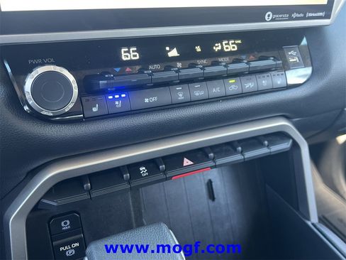 Used 2024 Toyota Tundra Limited image 9